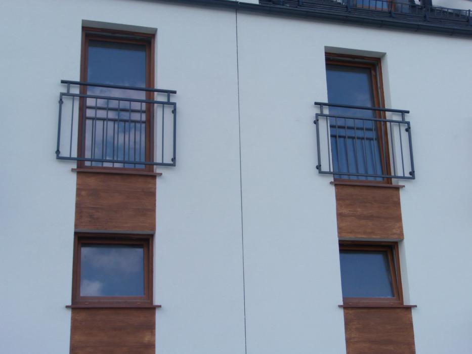 Balustrady balkonowe kamienicy