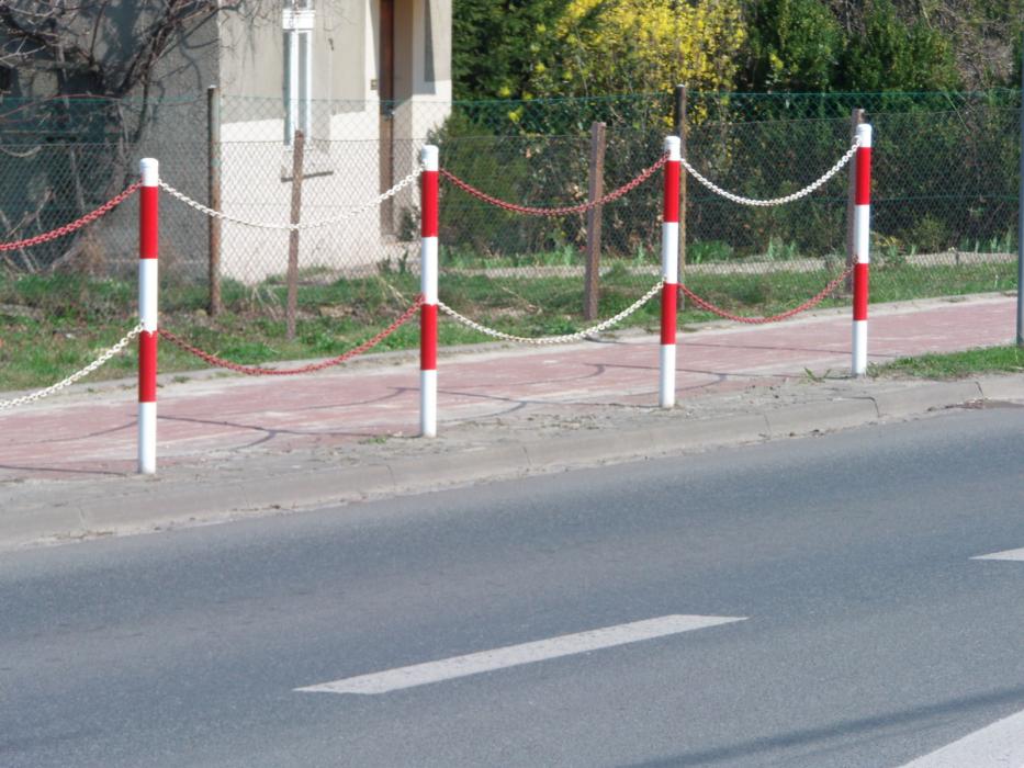 Barierki drogowe przy przejsciu